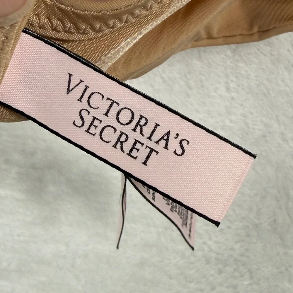 Victorias Secret T-Shirt Lightly Lined Wireless Bra 34C Tan Nude 365828-DJ5‎